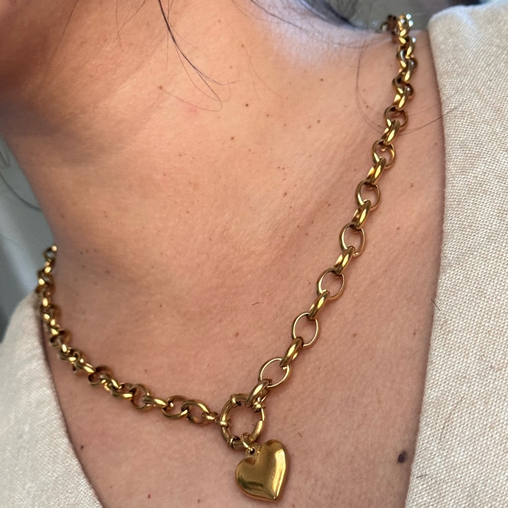 Gold Heart Pendant Necklace - Picture 3 of 4